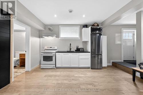 700 Stonehenge Street, Kingston (City Northwest), ON - Indoor Photo Showing Kitchen