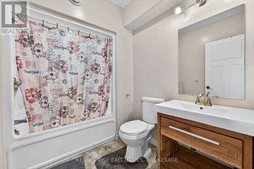 700 Stonehenge Street, Kingston (City Northwest), ON - Indoor Photo Showing Bathroom