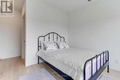 413 - 8 Beverley Glen, Vaughan, ON 