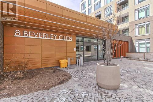 413 - 8 Beverley Glen, Vaughan, ON 