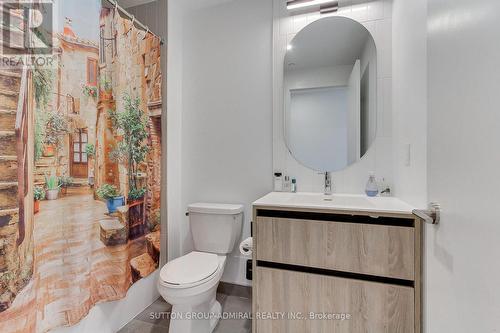 413 - 8 Beverley Glen, Vaughan, ON 
