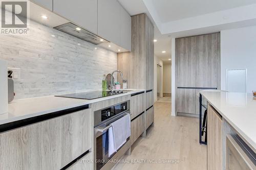 413 - 8 Beverley Glen, Vaughan, ON 