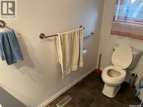 9 2Nd Street E, Willow Bunch, SK - Indoor Photo Showing Bathroom