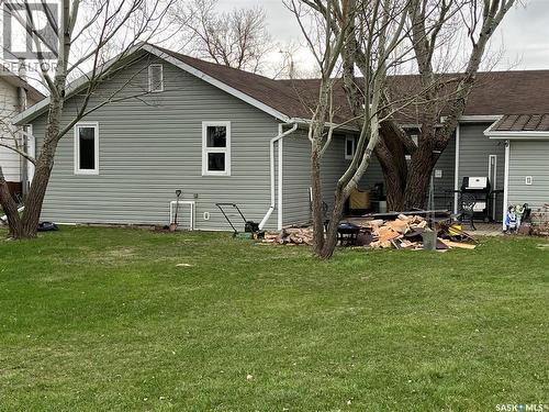 9 2Nd Street E, Willow Bunch, SK - Outdoor