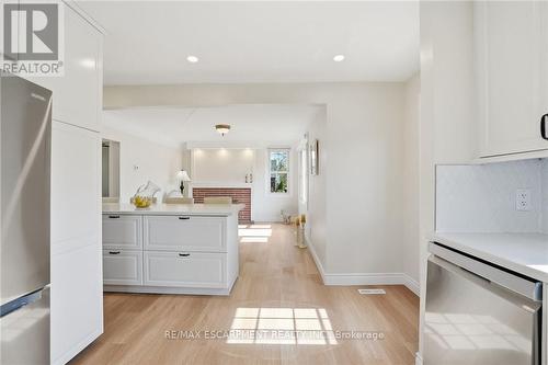 894 Garth Street, Hamilton, ON - Indoor Photo Showing Kitchen