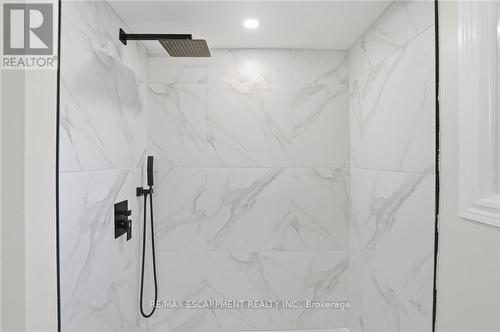 894 Garth Street, Hamilton, ON - Indoor Photo Showing Bathroom