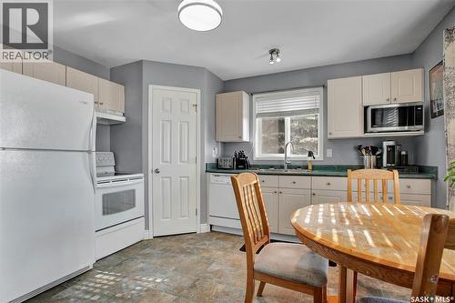 120 615 Mcwillie Avenue, Saskatoon, SK - Indoor Photo Showing Kitchen
