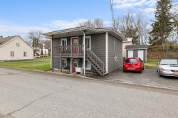 8  - 10 Rue Principale O.  Berthier-Sur-Mer, QC G0R 1E0
