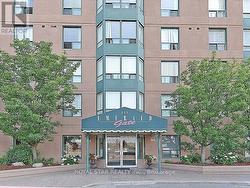 303 - 135 HILLCREST AVENUE  Mississauga, ON L5B 4B1