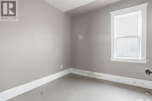 1284 3Rd Avenue Ne, Moose Jaw, SK - Indoor Photo Showing Other Room