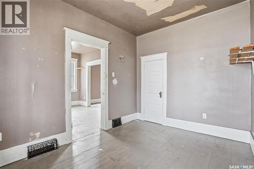 1284 3Rd Avenue Ne, Moose Jaw, SK - Indoor Photo Showing Other Room