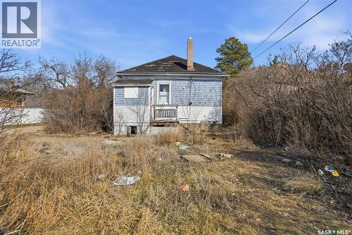 1284 3Rd Avenue Ne, Moose Jaw, SK - Outdoor