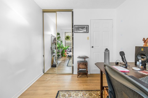 Chambre à coucher - 101-3470 Rue Durocher, Montréal (Le Plateau-Mont-Royal), QC - Indoor