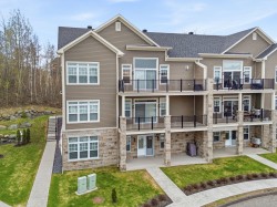 1326 Rue du Bruant-des-Marais  Magog, QC J1X 7S5