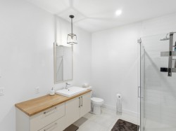 Master Bathroom - 