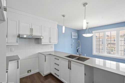 Kitchen - 6601 Boul. Des Laurentides, Laval (Auteuil), QC - Indoor Photo Showing Kitchen With Double Sink