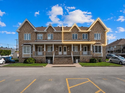 Front of Structure - 6601 Boul. Des Laurentides, Laval (Auteuil), QC - Outdoor With Deck Patio Veranda With Facade