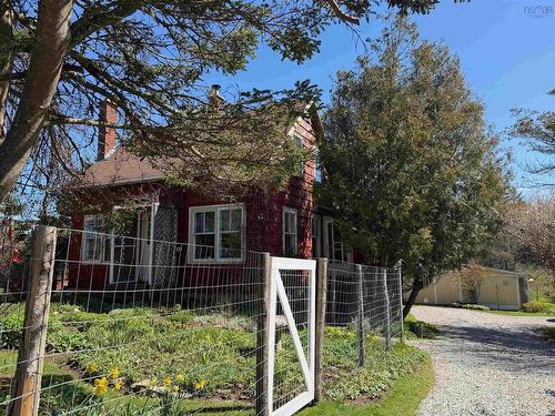 42 Main Shore Road, Milton Highlands, NS 