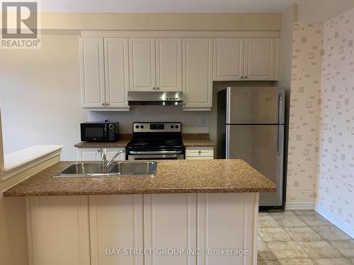 87 Hammersley Boulevard, Markham, ON - Indoor Photo Showing Kitchen With Double Sink