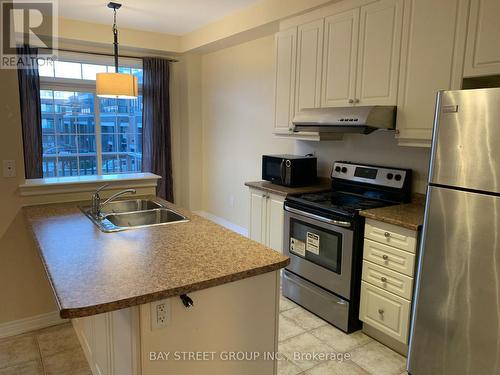 87 Hammersley Boulevard, Markham, ON - Indoor Photo Showing Kitchen With Double Sink