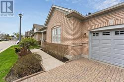 9 FALCONWOOD PLACE Brampton, ON L6R 3J3