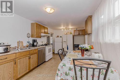 107 Dover Road, Welland, ON - Indoor Photo Showing Kitchen With Double Sink