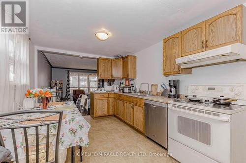 107 Dover Road, Welland, ON - Indoor Photo Showing Kitchen With Double Sink