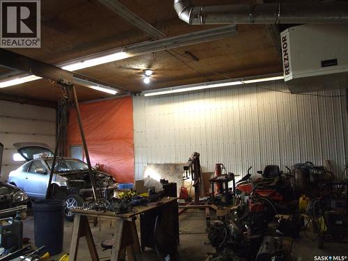 101 Railway Avenue, Lancer, SK - Indoor Photo Showing Garage
