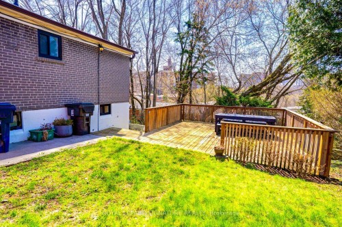 17 Avis Crescent, Toronto, ON 
