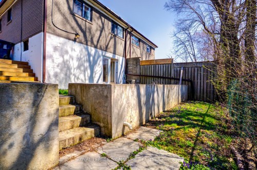 17 Avis (Main) Crescent, Toronto, ON 