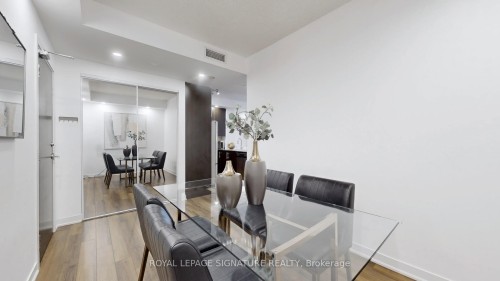 510-60 Berwick Avenue, Toronto, ON - Indoor Photo Showing Other Room