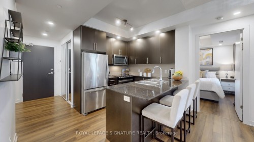 510-60 Berwick Avenue, Toronto, ON - Indoor Photo Showing Kitchen With Double Sink With Upgraded Kitchen