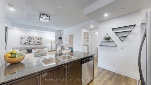 510-60 Berwick Avenue, Toronto, ON - Indoor Photo Showing Kitchen With Double Sink