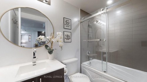 510-60 Berwick Avenue, Toronto, ON - Indoor Photo Showing Bathroom
