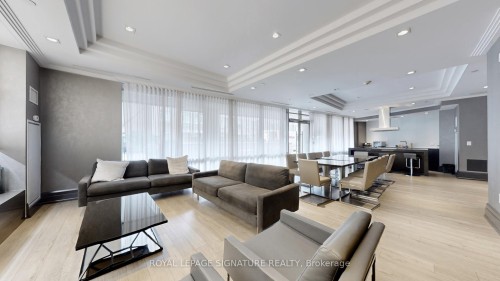 510-60 Berwick Avenue, Toronto, ON - Indoor Photo Showing Living Room