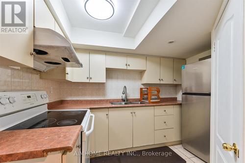 12 Boxhill Road, Markham, ON - Indoor Photo Showing Kitchen With Double Sink