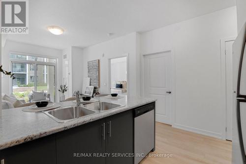 136 - 5055 Greenlane Road, Lincoln, ON - Indoor Photo Showing Bedroom