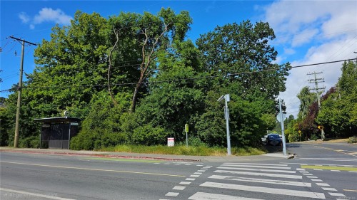832 Lampson St, Esquimalt, BC 