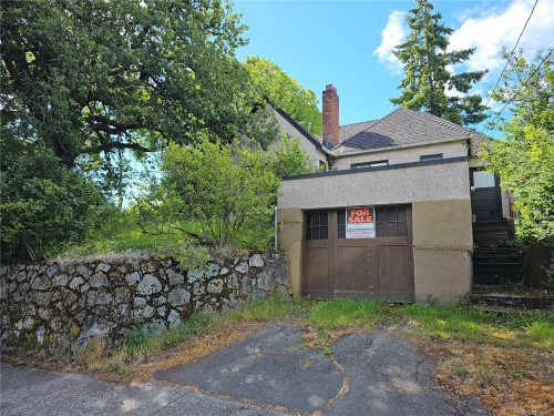 832 Lampson St, Esquimalt, BC 