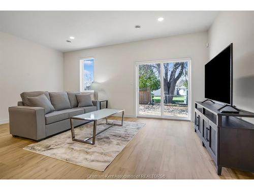 54 Magnolia Lane, Chatham, ON 