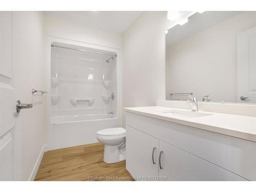54 Magnolia Lane, Chatham, ON 