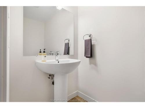 54 Magnolia Lane, Chatham, ON 