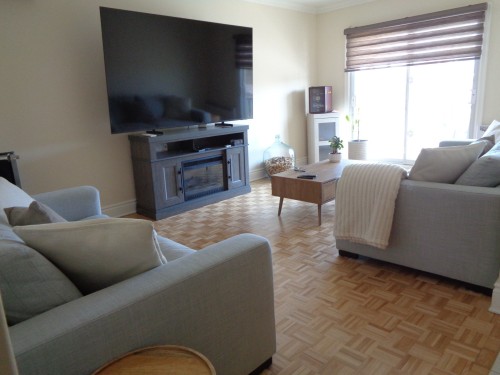 Living Room - 8874 Boul. Provencher, Montréal (Saint-Léonard), QC - Indoor Photo Showing Living Room