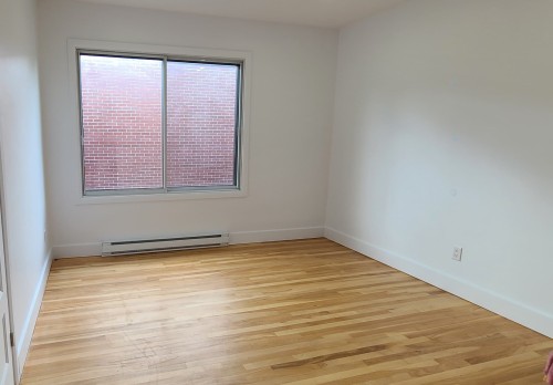 Chambre à coucher - 11829 Rue Joseph-Casavant, Montréal (Ahuntsic-Cartierville), QC - Indoor Photo Showing Other Room