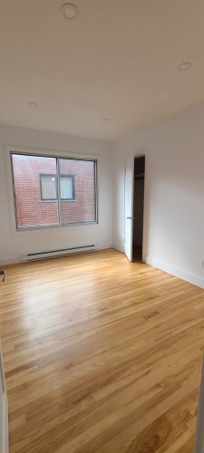 Chambre à coucher - 11829 Rue Joseph-Casavant, Montréal (Ahuntsic-Cartierville), QC - Indoor Photo Showing Other Room