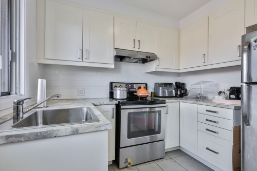Kitchen - 11829A Rue Joseph-Casavant, Montréal (Ahuntsic-Cartierville), QC - Indoor Photo Showing Kitchen