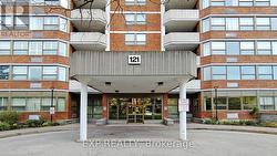 808 - 121 LING ROAD Toronto, ON M1E 4Y2