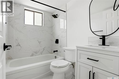 6501 Rochdale Boulevard, Regina, SK - Indoor Photo Showing Bathroom