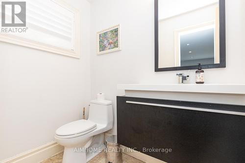 220 Weldrick Road W, Richmond Hill, ON - Indoor Photo Showing Bathroom
