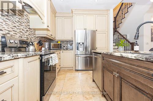 220 Weldrick Road W, Richmond Hill, ON - Indoor Photo Showing Kitchen With Upgraded Kitchen